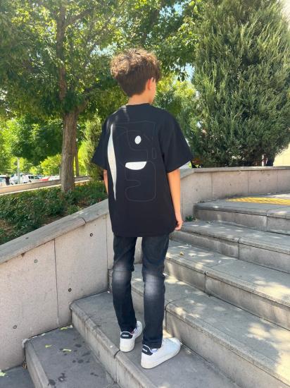 8-14 yaş arası line siyah tshirt
